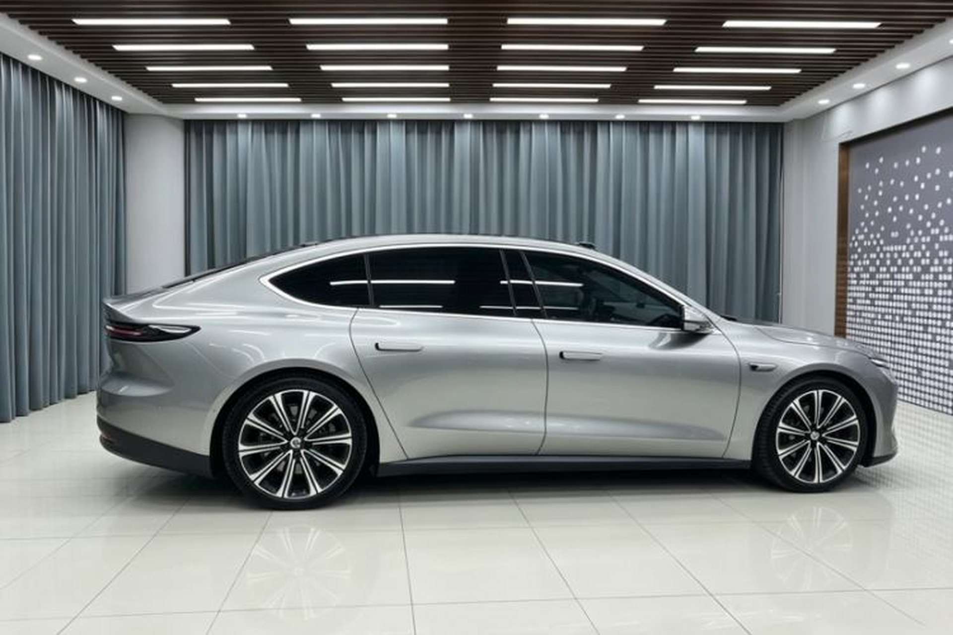Used Nio ET7 2024 100kWh Executive Signature Edition Exterior 10