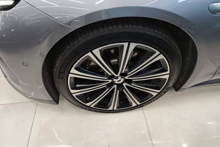 Used Nio ET7 2024 100kWh Executive Signature Edition Exterior 2