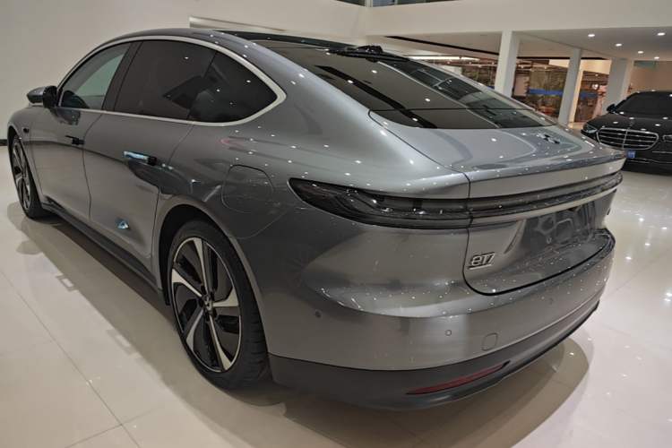 Used Nio ET7 2024 100kWh Executive Signature Edition Exterior 2