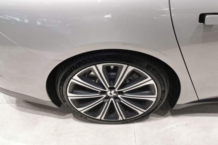 Used Nio ET7 2024 100kWh Executive Signature Edition Exterior 3