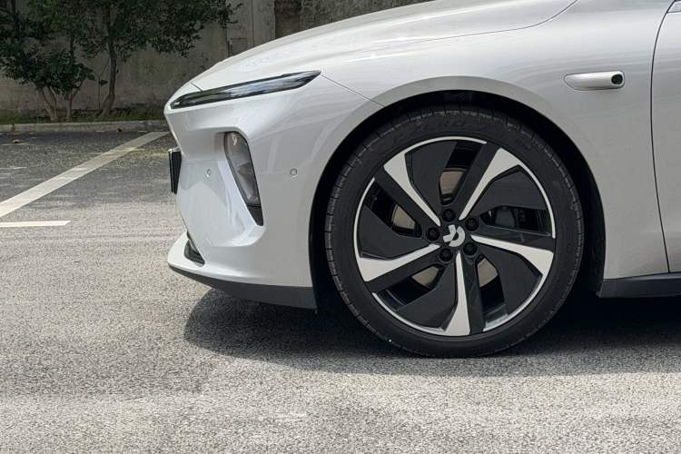 Used Nio ET7 2024 75 kWh Executive Signature Edition Exterior 3