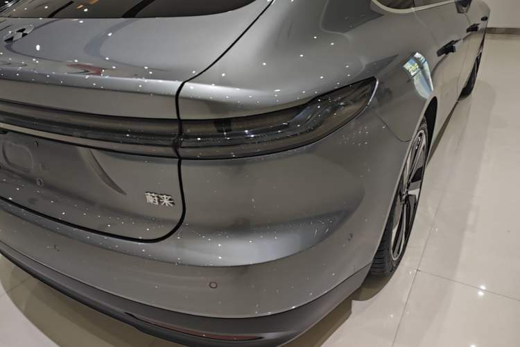 Used Nio ET7 2024 100kWh Executive Signature Edition Exterior 3