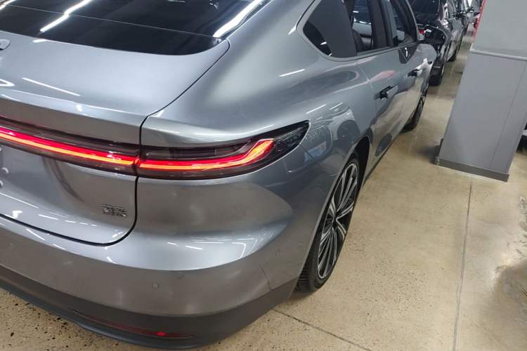 Used Nio ET7 2024 75 kWh Executive Signature Edition Exterior 3
