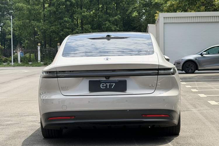 Used Nio ET7 2024 75 kWh Executive Signature Edition Exterior 4
