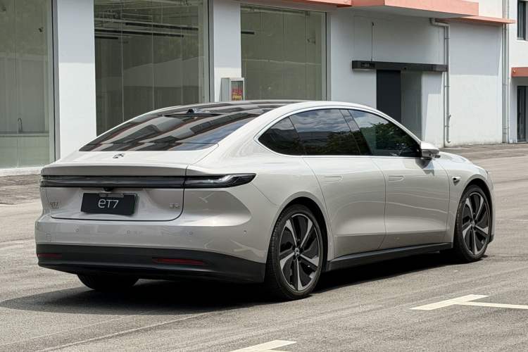 Used Nio ET7 2024 75 kWh Executive Signature Edition Exterior 5