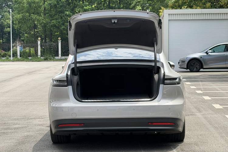Used Nio ET7 2024 75 kWh Executive Signature Edition Exterior 7