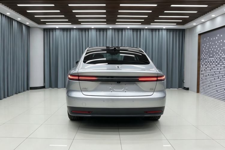 Used Nio ET7 2024 100kWh Executive Signature Edition Exterior 9