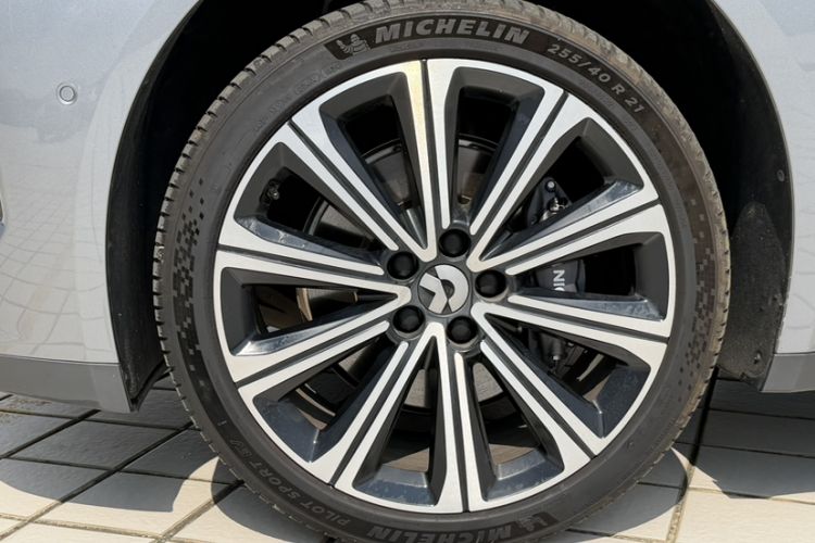 Used Nio ET7 2024 75 kWh Executive Signature Edition Exterior 9
