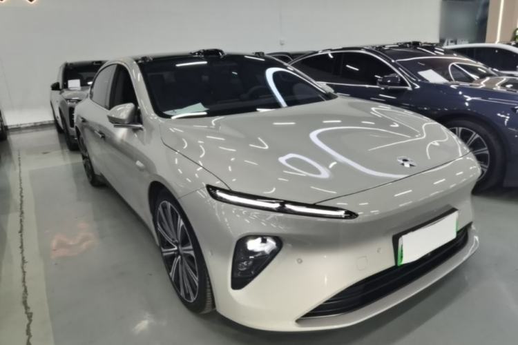 Used Nio ET7 2024 75 kWh Executive Signature Edition Front Right 45 Deg