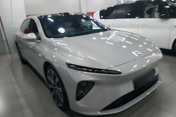 Used Nio ET7 2024 75 kWh Executive Signature Edition Front Right 45 Deg