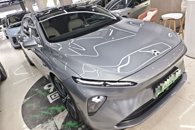 Used Nio ET7 2024 75 kWh Executive Signature Edition Front Right 45 Deg