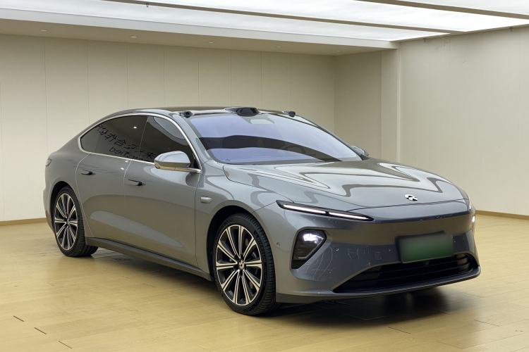 Used Nio ET7 2024 75 kWh Executive Signature Edition Front Right 45 Deg