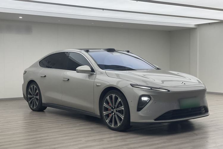 Used Nio ET7 2024 75 kWh Executive Signature Edition Front Right 45 Deg