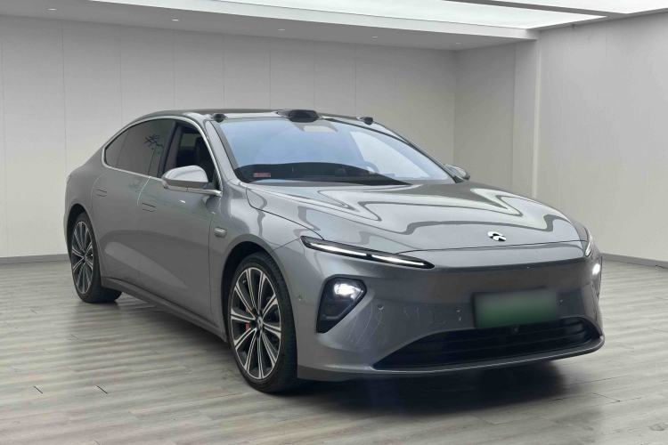 Used Nio ET7 2024 100kWh Executive Edition Front Right 45 Deg