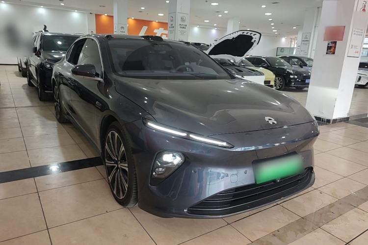 Used Nio ET7 2024 75 kWh Executive Signature Edition Front Right 45 Deg