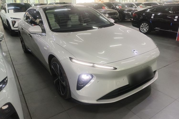 Used Nio ET7 2024 75 kWh Executive Signature Edition Front Right 45 Deg