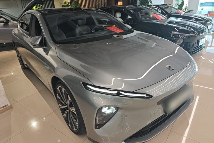 Used Nio ET7 2024 75 kWh Executive Signature Edition Front Right 45 Deg