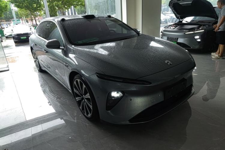 Used Nio ET7 2024 75 kWh Executive Signature Edition Front Right 45 Deg