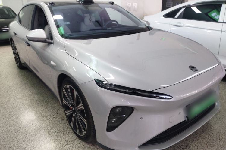 Used Nio ET7 2024 75 kWh Executive Signature Edition Front Right 45 Deg