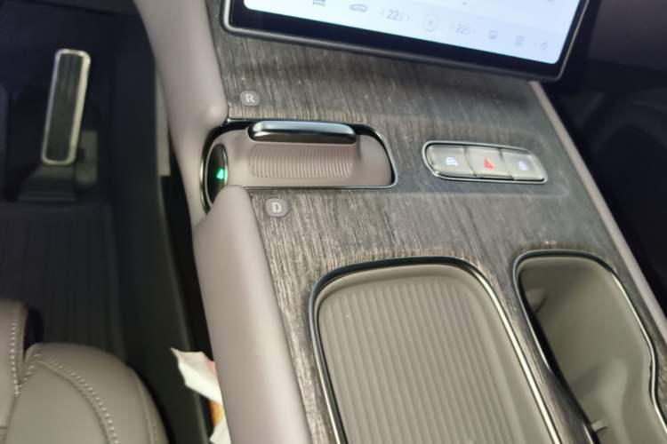 Used Nio ET7 2024 100kWh Executive Signature Edition Gear Lever