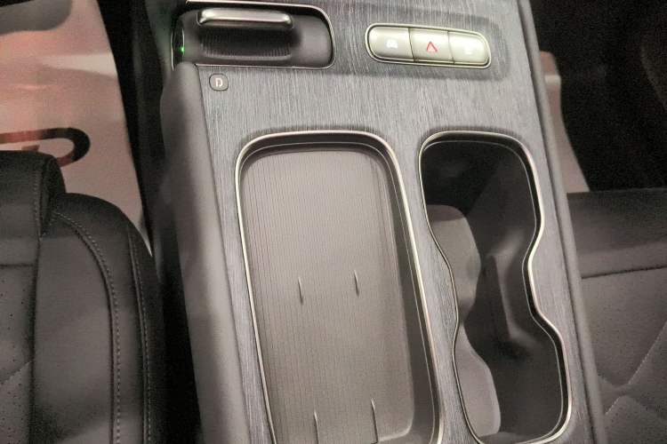 Used Nio ET7 2024 75 kWh Executive Signature Edition Gear Lever