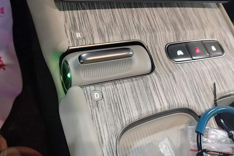 Used Nio ET7 2024 75 kWh Executive Signature Edition Gear Lever