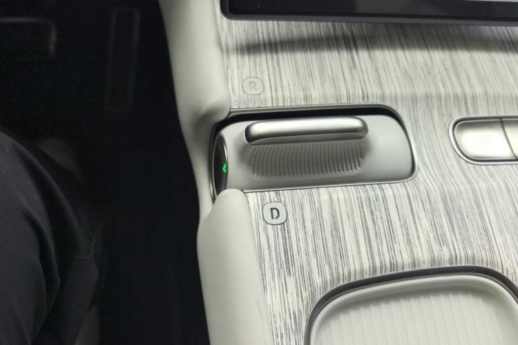 Used Nio ET7 2024 75 kWh Executive Edition Gear Lever