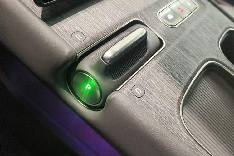 Used Nio ET7 2024 75 kWh Executive Edition Gear Lever