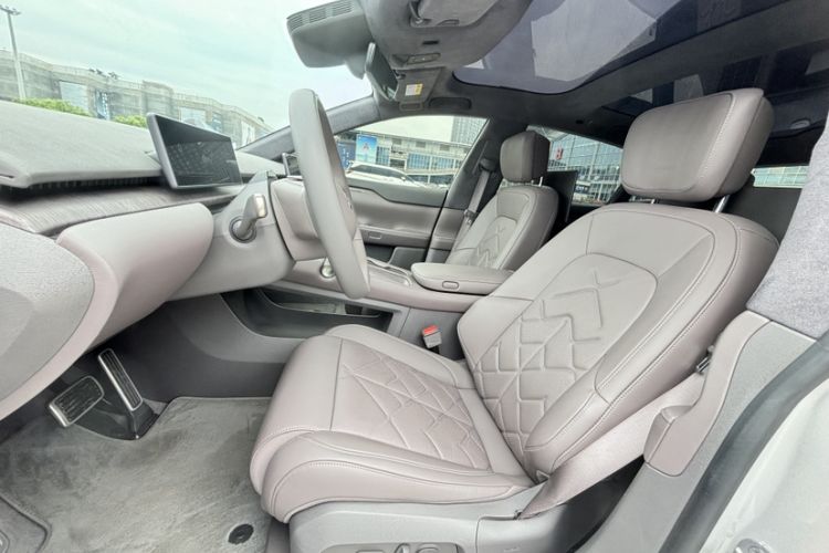 Used Nio ET7 2024 100kWh Executive Signature Edition Interior 2