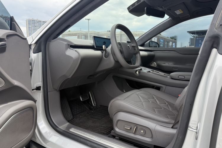 Used Nio ET7 2024 75 kWh Executive Signature Edition Interior 2