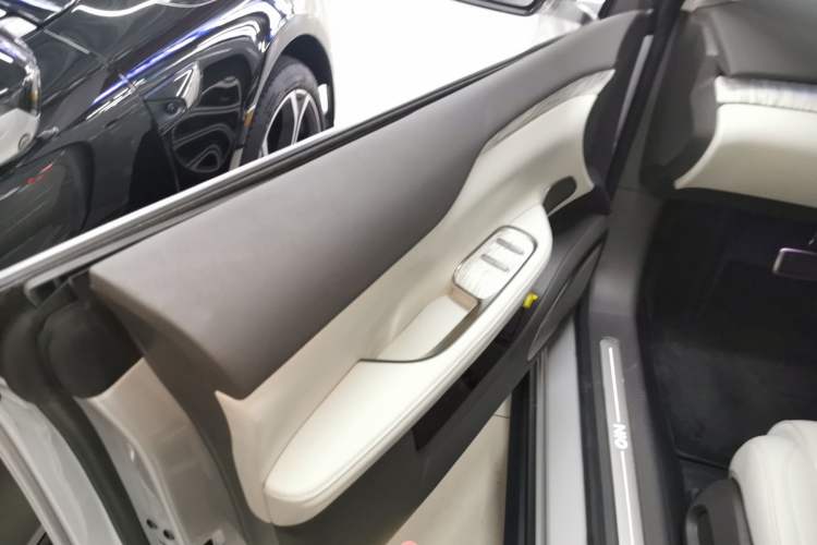 Used Nio ET7 2024 100kWh Executive Signature Edition Interior 2