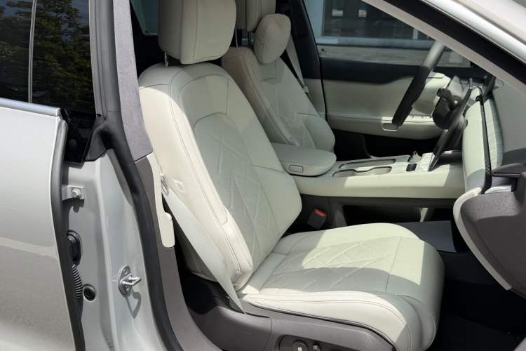 Used Nio ET7 2024 75 kWh Executive Signature Edition Interior 2