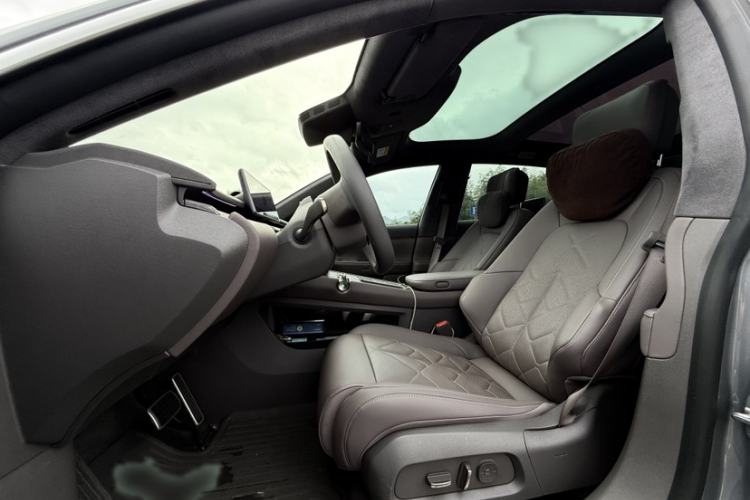 Used Nio ET7 2024 100kWh Executive Signature Edition Interior 3