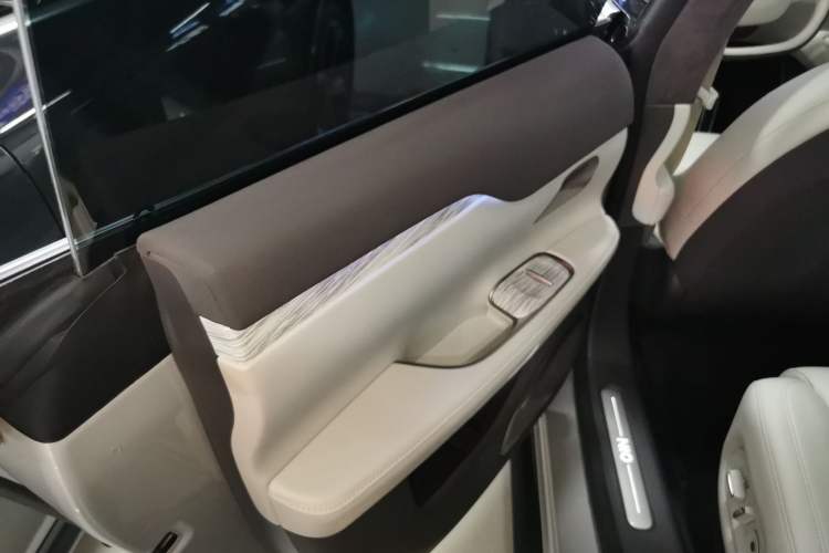 Used Nio ET7 2024 100kWh Executive Signature Edition Interior 3