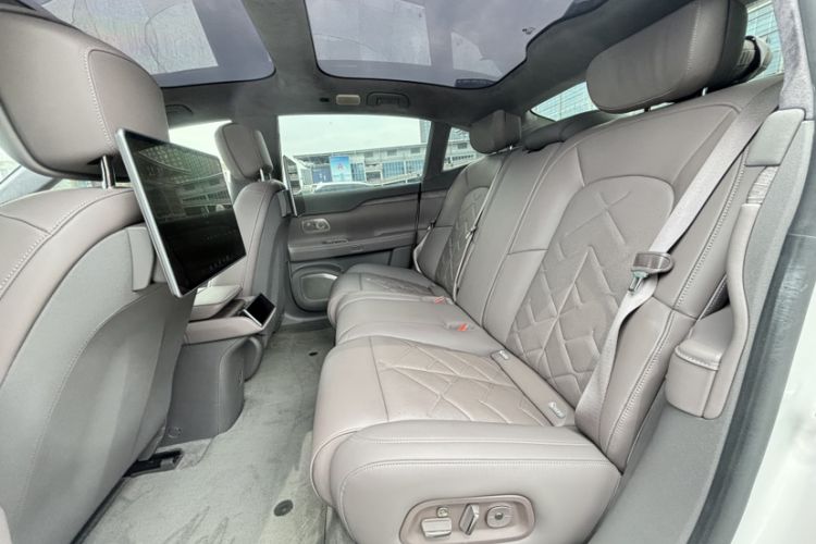Used Nio ET7 2024 100kWh Executive Signature Edition Interior 5