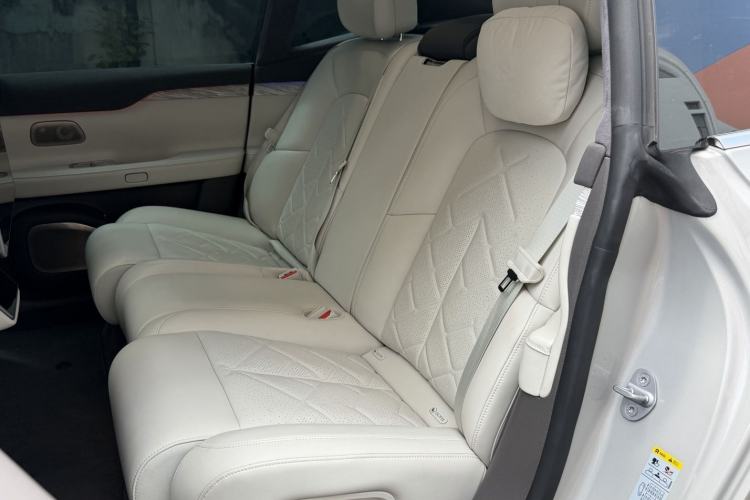 Used Nio ET7 2024 75 kWh Executive Signature Edition Interior 5