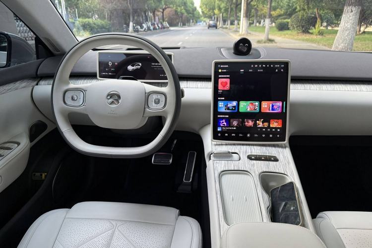 Used Nio ET7 2024 100kWh Executive Signature Edition Interior 6