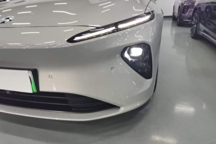 Used Nio ET7 2024 75 kWh Executive Signature Edition Left Front Headlight