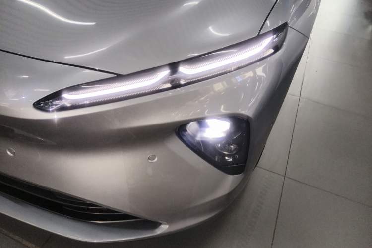 Used Nio ET7 2024 75 kWh Executive Signature Edition Left Front Headlight