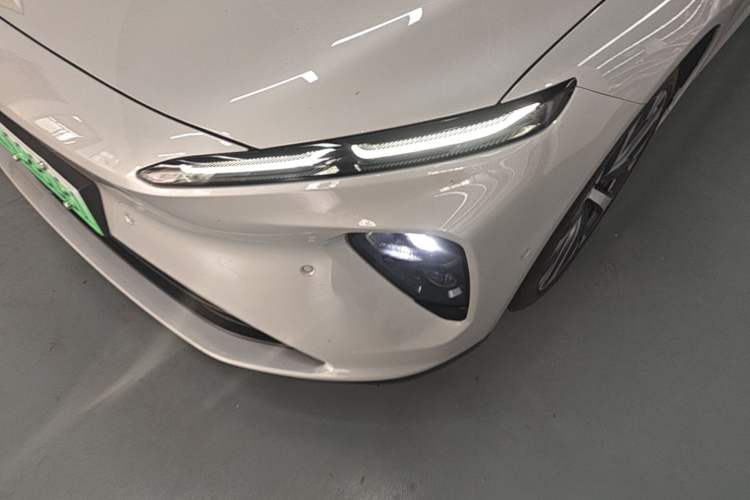 Used Nio ET7 2024 100kWh Executive Signature Edition Left Front Headlight