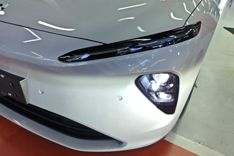 Used Nio ET7 2024 75 kWh Executive Signature Edition Left Front Headlight