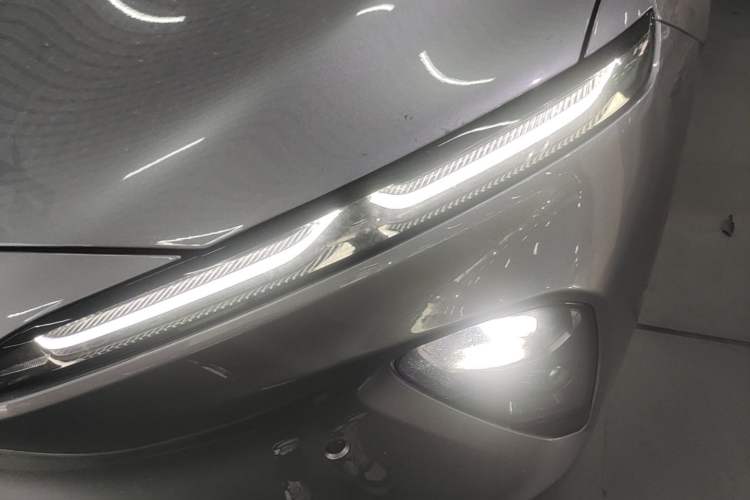 Used Nio ET7 2024 75 kWh Executive Signature Edition Left Front Headlight