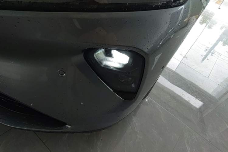Used Nio ET7 2024 75 kWh Executive Signature Edition Left Front Headlight