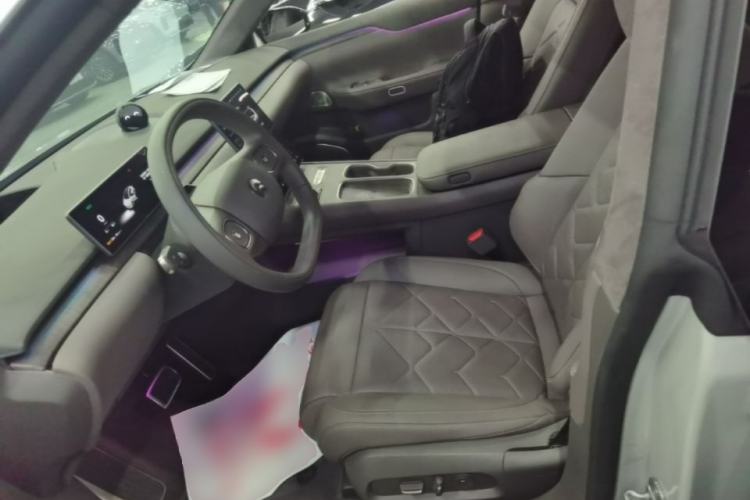 Used Nio ET7 2024 75 kWh Executive Signature Edition Left Front Seat