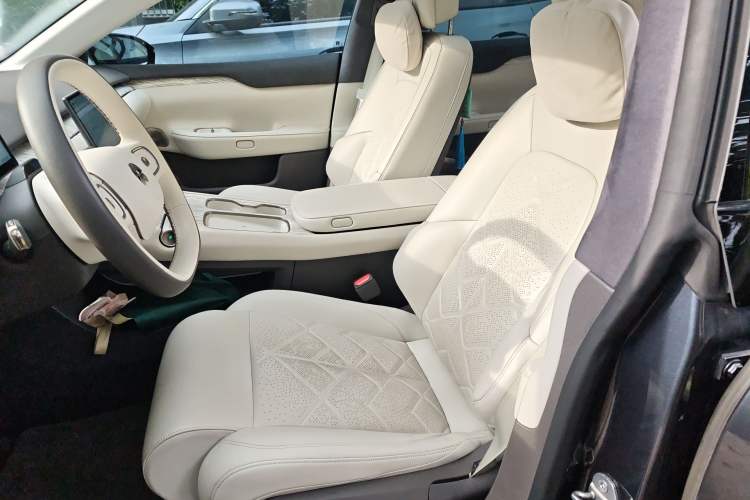 Used Nio ET7 2024 75 kWh Executive Edition Left Front Seat