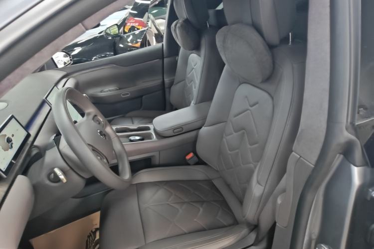 Used Nio ET7 2024 75 kWh Executive Signature Edition Left Front Seat