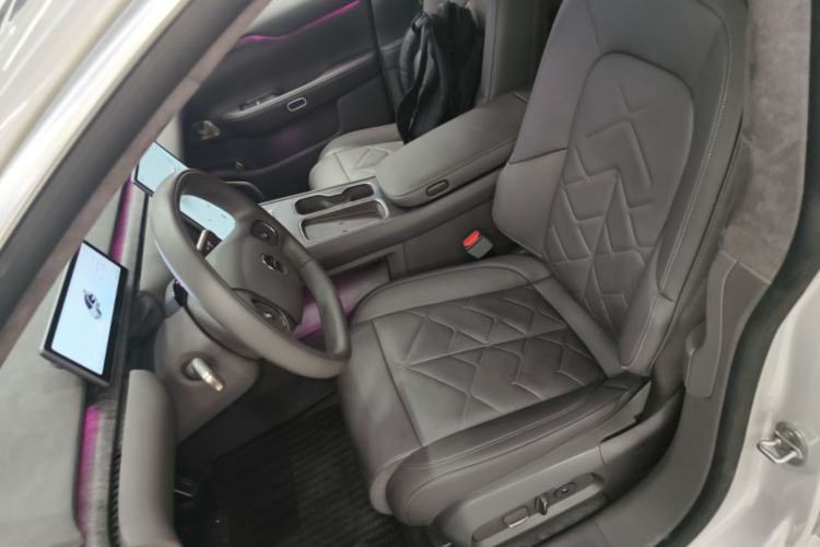 Used Nio ET7 2024 75 kWh Executive Signature Edition Left Front Seat