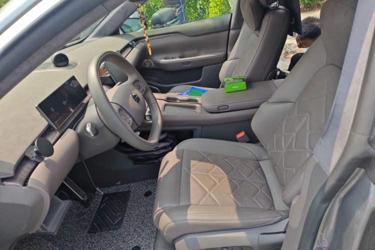 Used Nio ET7 2024 75 kWh Executive Signature Edition Left Front Seat