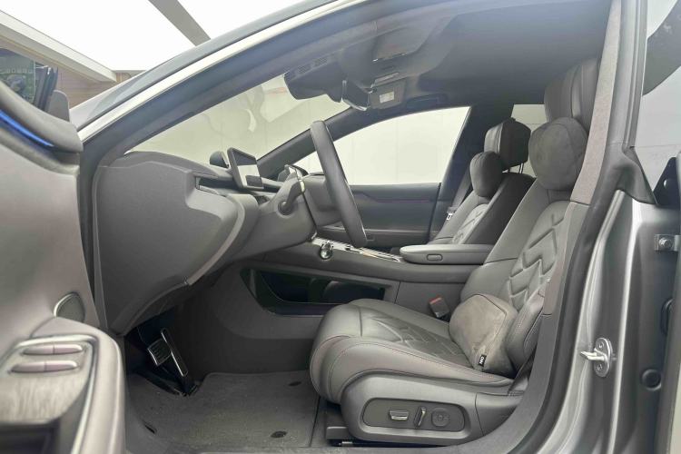 Used Nio ET7 2024 100kWh Executive Edition Left Front Seat