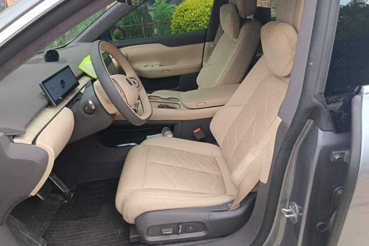 Used Nio ET7 2024 75 kWh Executive Signature Edition Left Front Seat